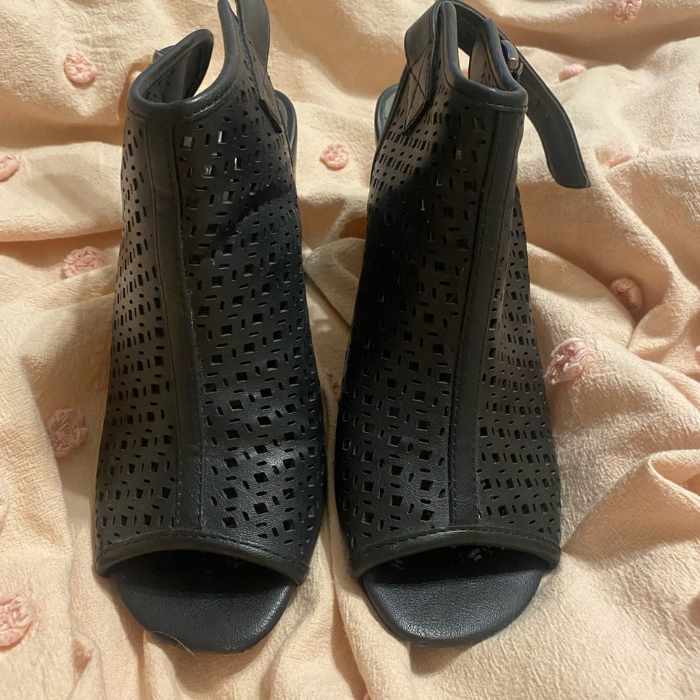 Black shirt heels